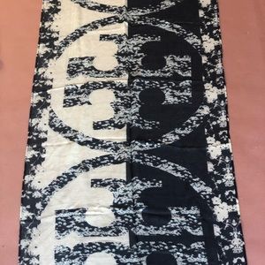 Navy blue and cream wool Tory Burch scarf